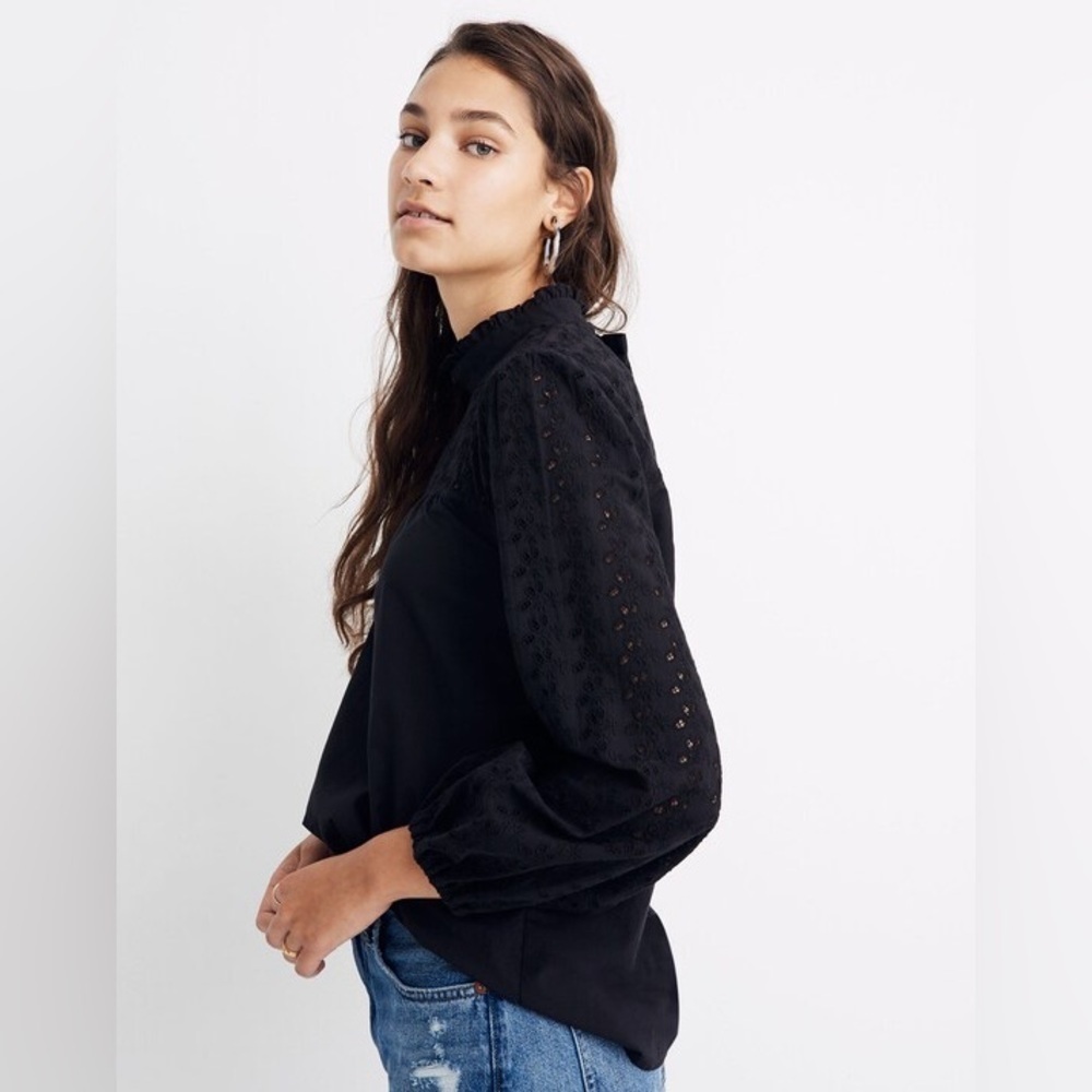 Madewell Eyelet Ruffle Neck Peasant Top in black.  Size XXSMALL